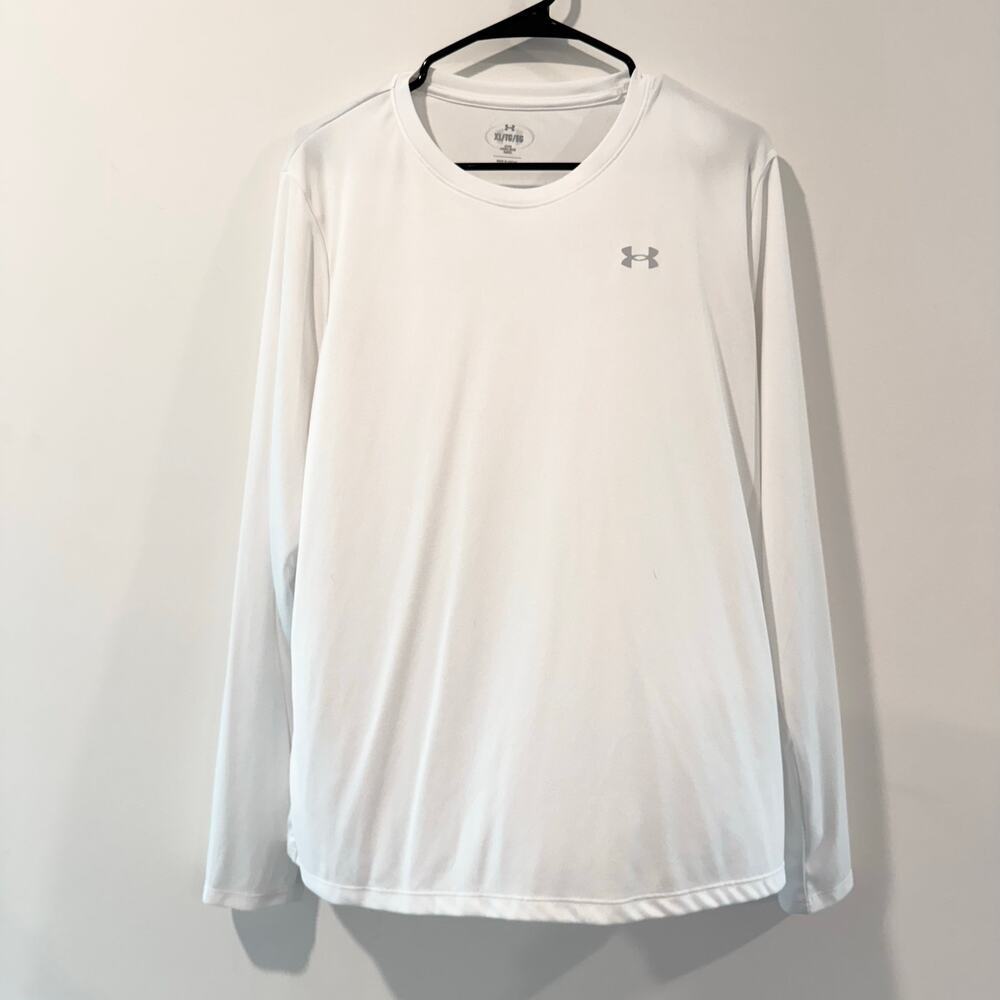 Under Armour Top White Long Sleeve Womens XL Athleisure Loose Fit